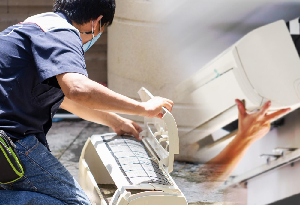 servicing an aircon in Singapore